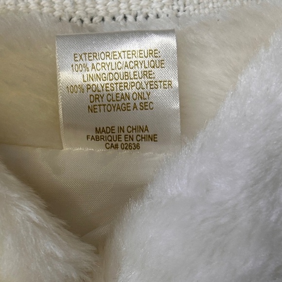 Tot on Fifth Avenue Girls 24 Months Fancy Cream Faux Fur Capelet soft shawl - Picture 4 of 6